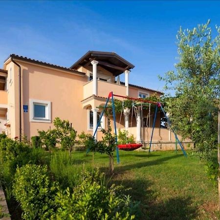 Spacious Apartment With Parking&Garden Marcana Exterior photo