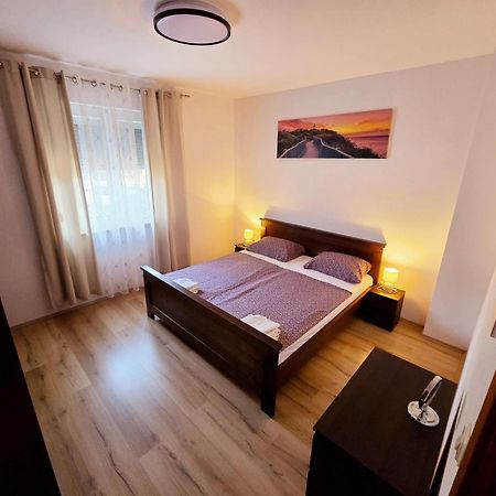 Spacious Apartment With Parking&Garden Marcana Exterior photo