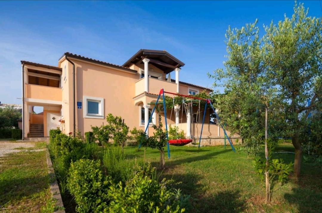 Spacious Apartment With Parking&Garden Marcana Exterior photo