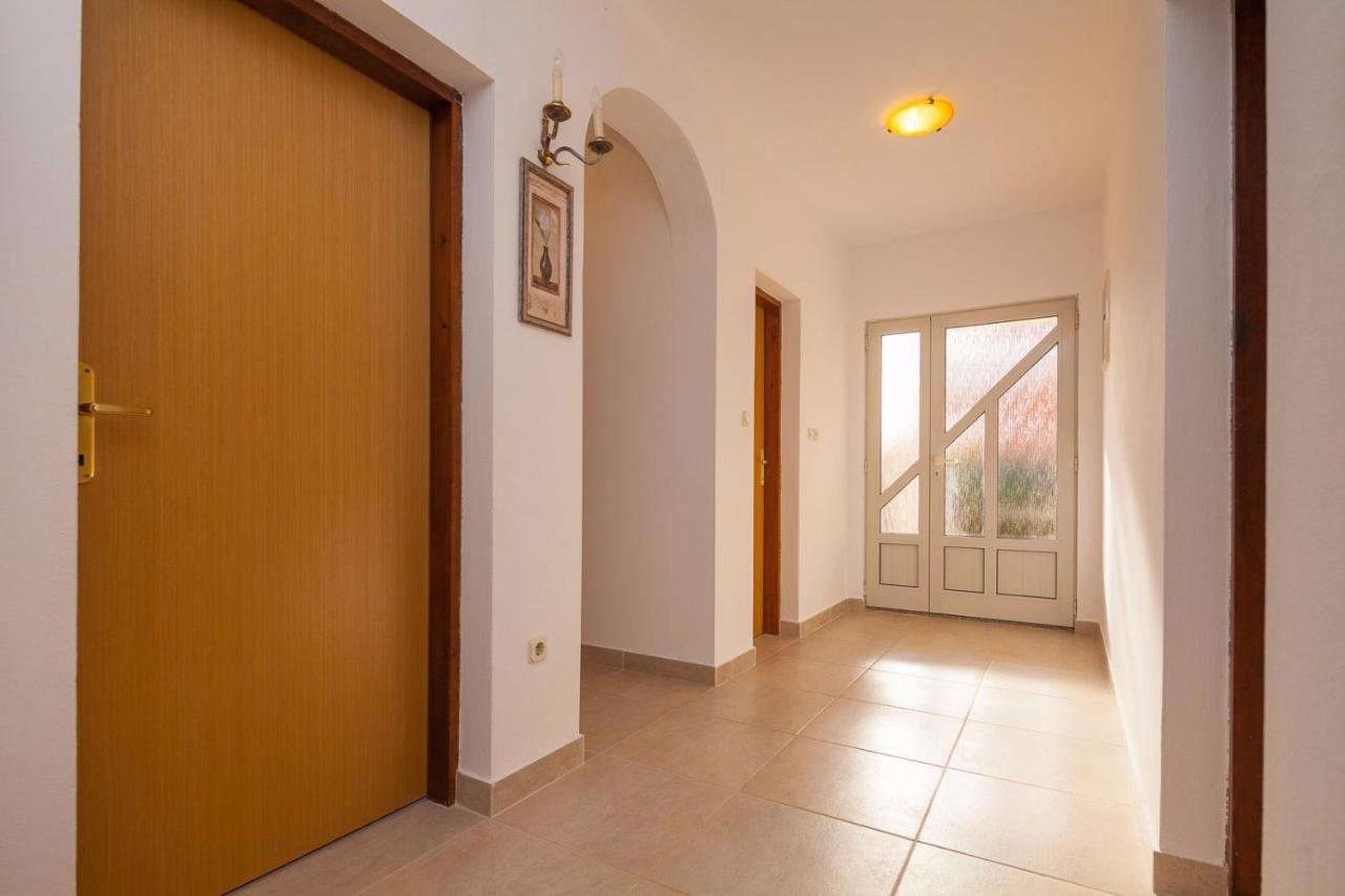 Spacious Apartment With Parking&Garden Marcana Exterior photo