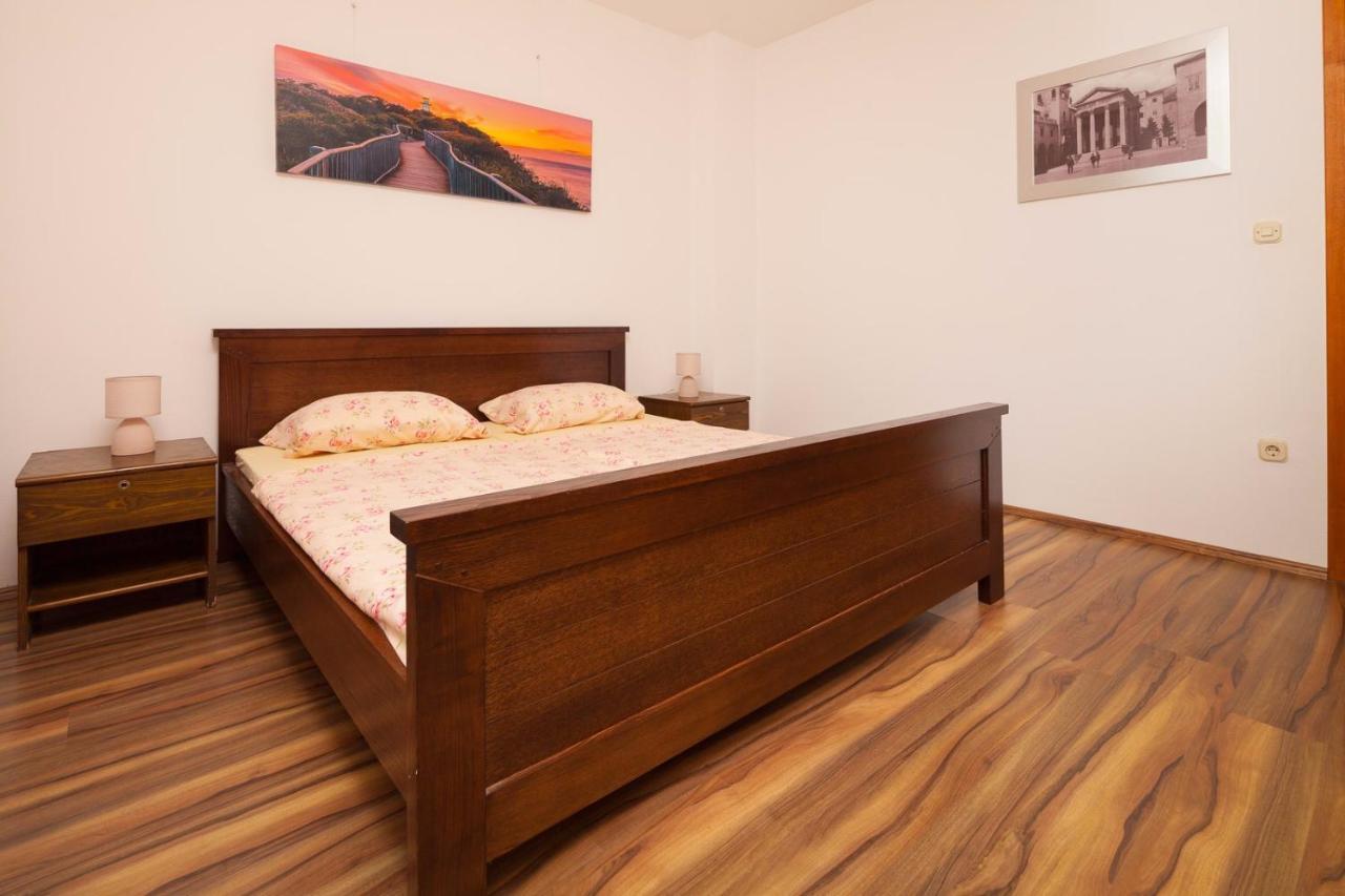 Spacious Apartment With Parking&Garden Marcana Exterior photo